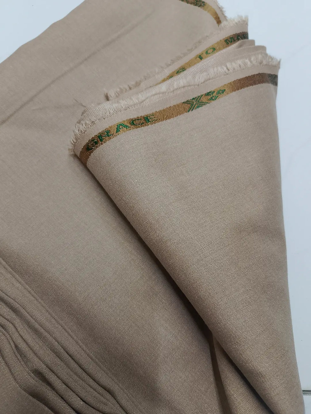 Men’s Unstitched Wash And Wear Textured Suit
