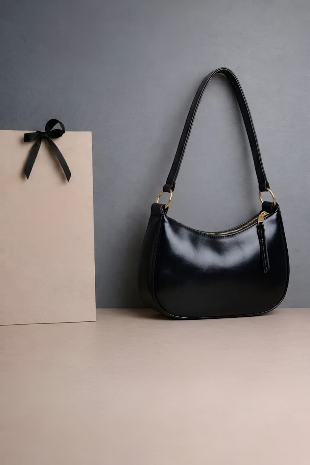 Women's Classic Zip Shoulder Bag | Sleek Everyday Carry - Black