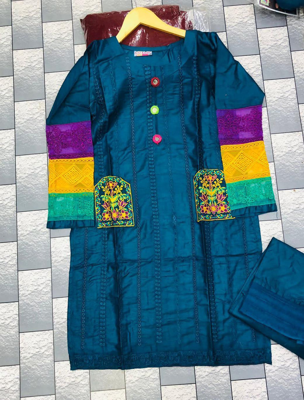 Chikankari Embroidered Shirt & Trouser Set Cotton Pakistan